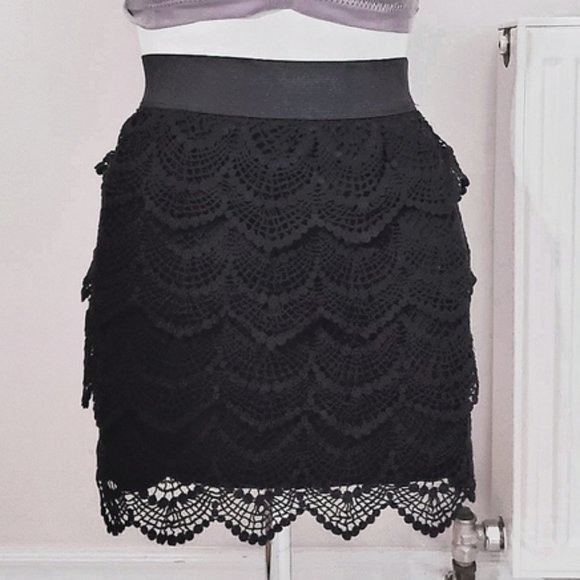 Aeropostale Cotton Blend Scalloped Lace Skirt- S - Picture 2 of 14